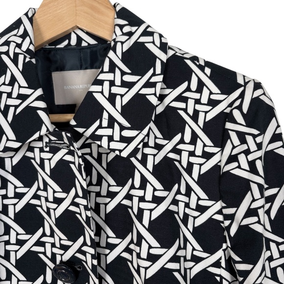 Banana Republic Women's Navy Geometric Print Blazer Sz M Preppy Chic Classic - Picture 4 of 9